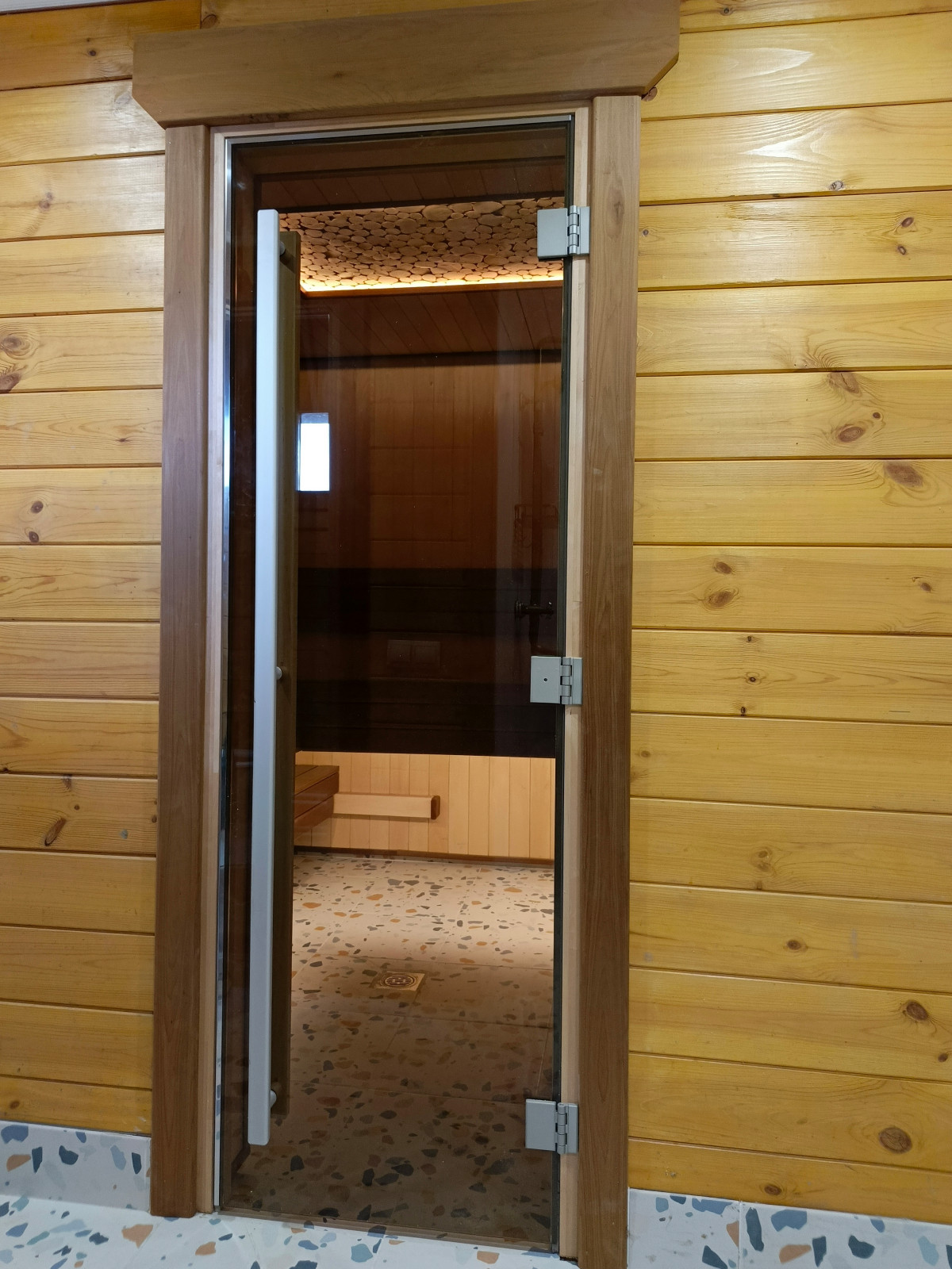 Обложка проекта: Парная скромная, лаконичная отделка.