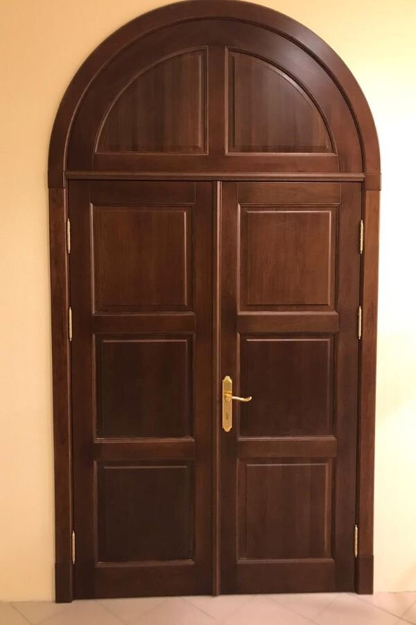Дубовые двери