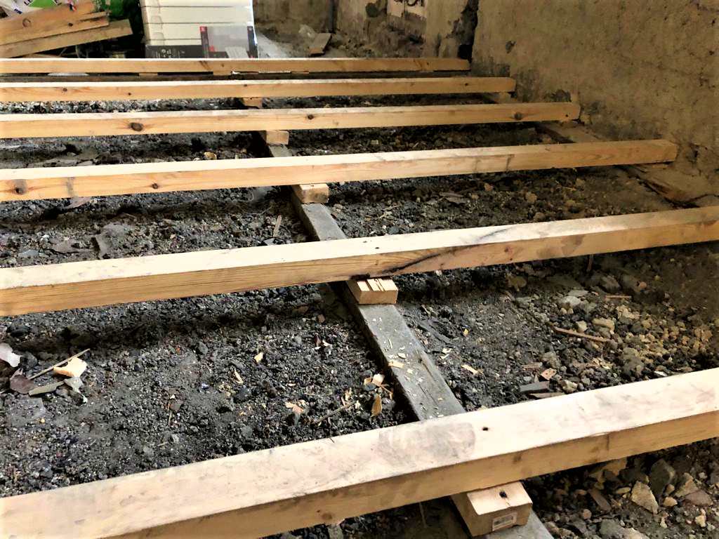 Обложка проекта: Переделка за рукожопыми - Пол в сталинке с деревянными перекрытиями