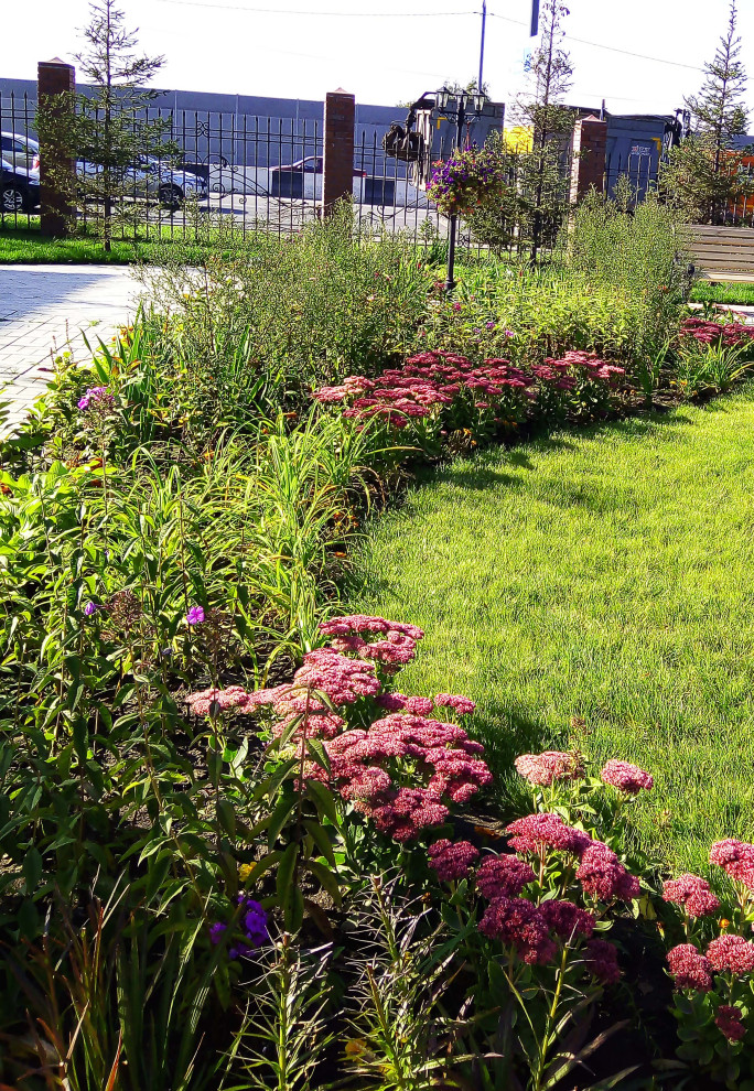 Обложка проекта: Цветники на территории храма