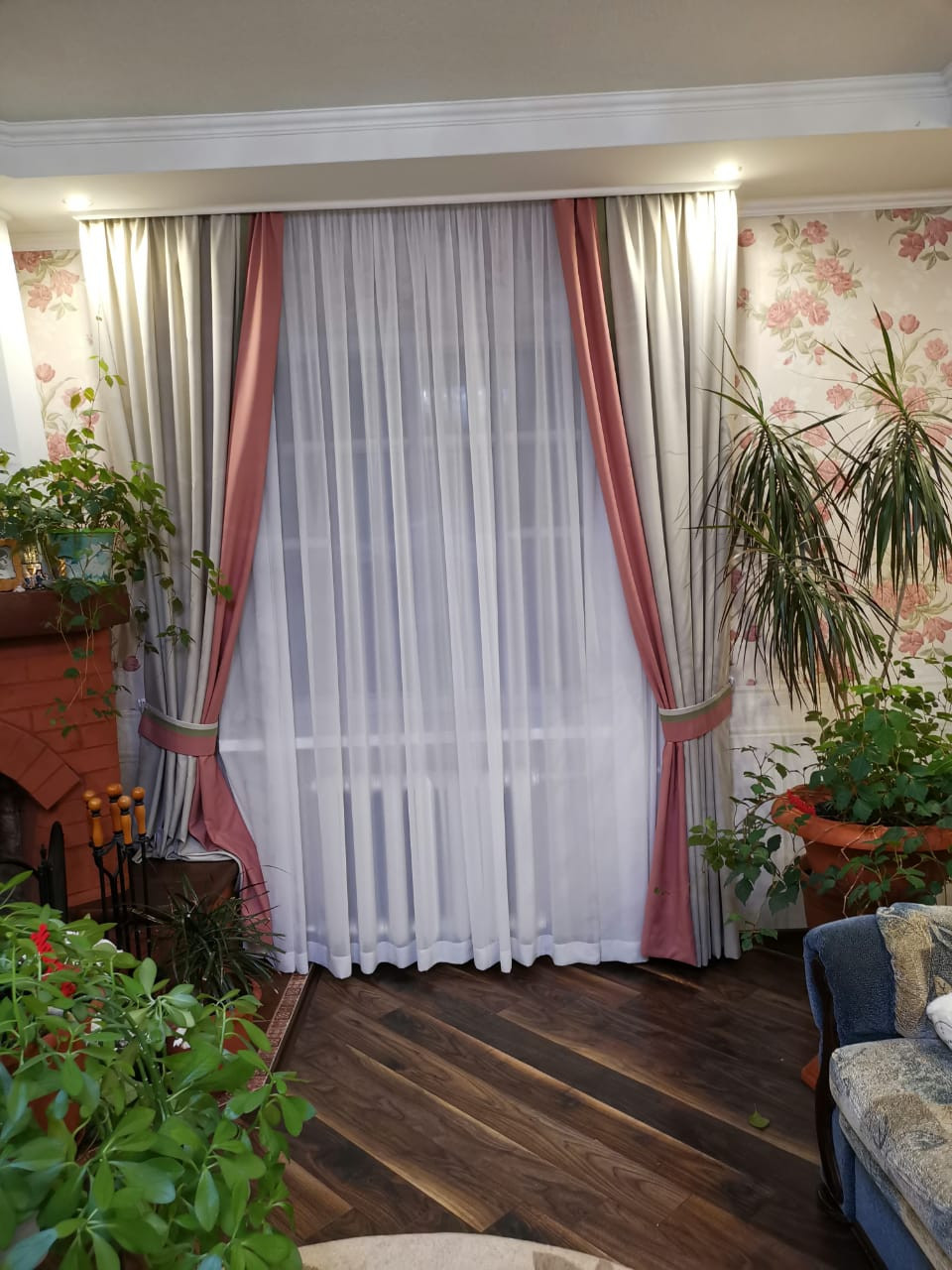 Обложка проекта: комната