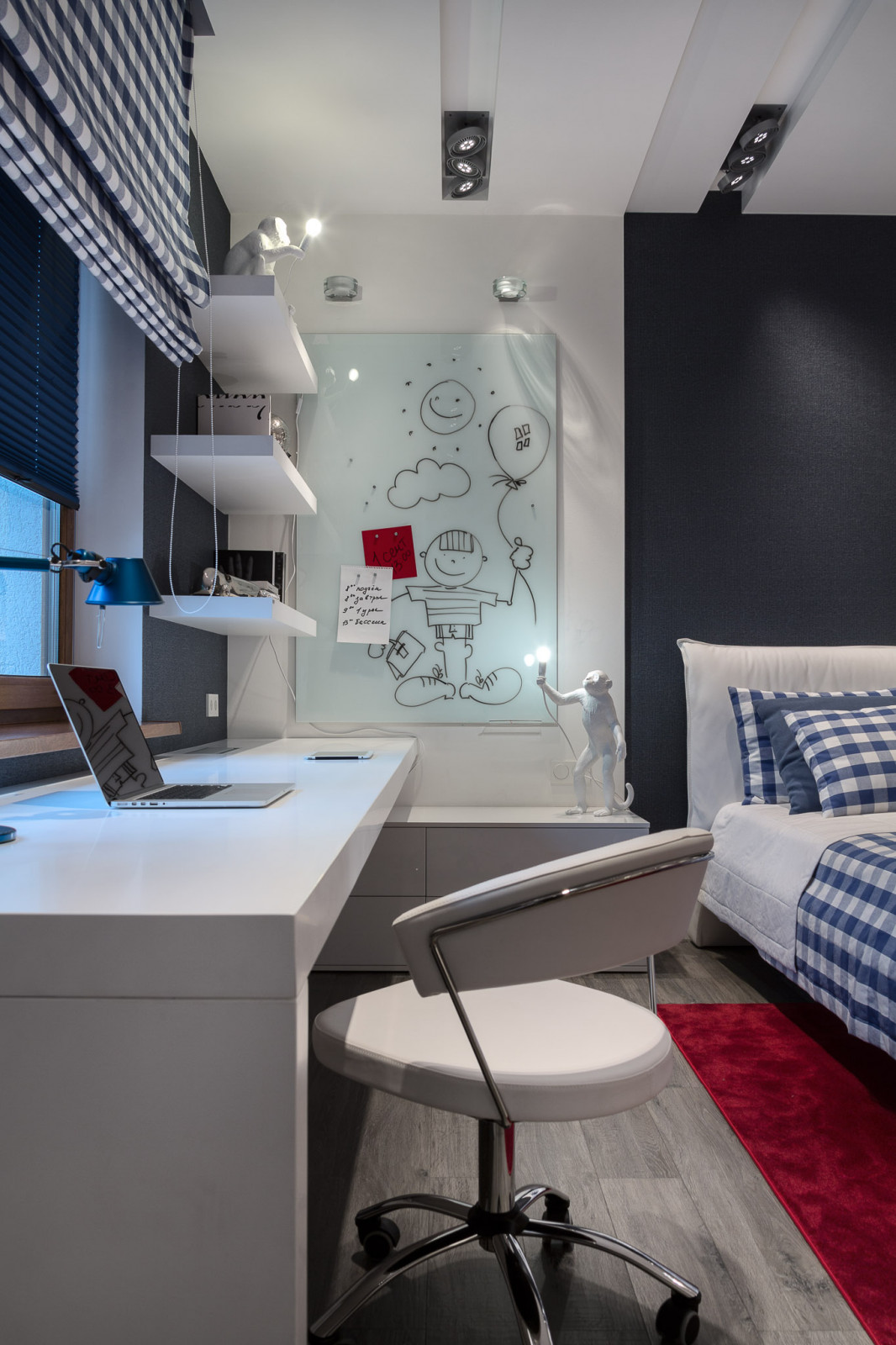 БЕЛЫМ ПО БЕЛОМУ