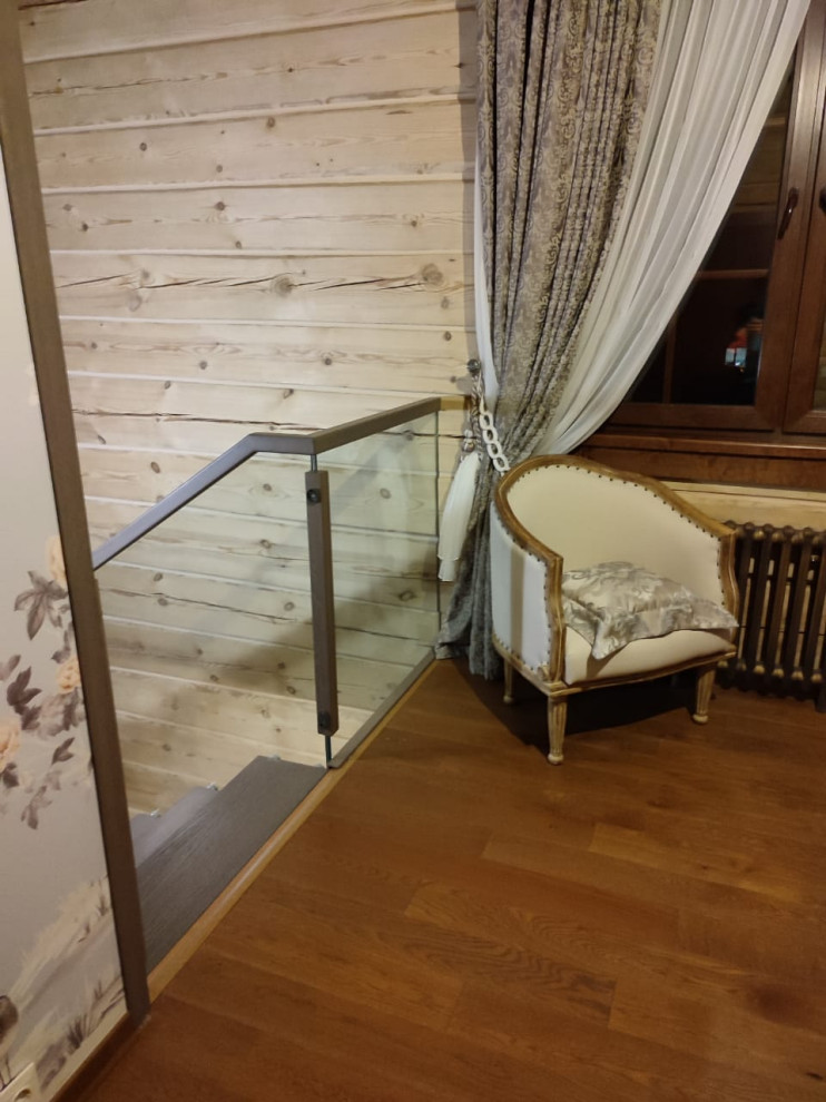 Лестница в деревянном доме