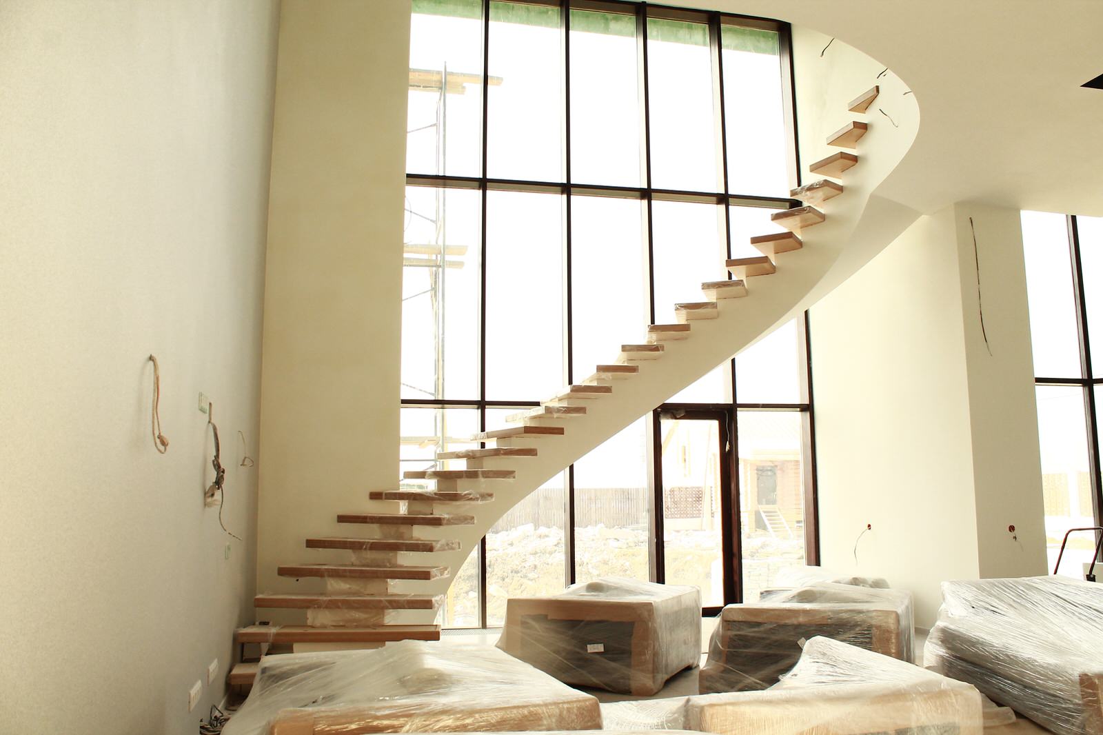 Обложка проекта: Тонкая спиральная лестница