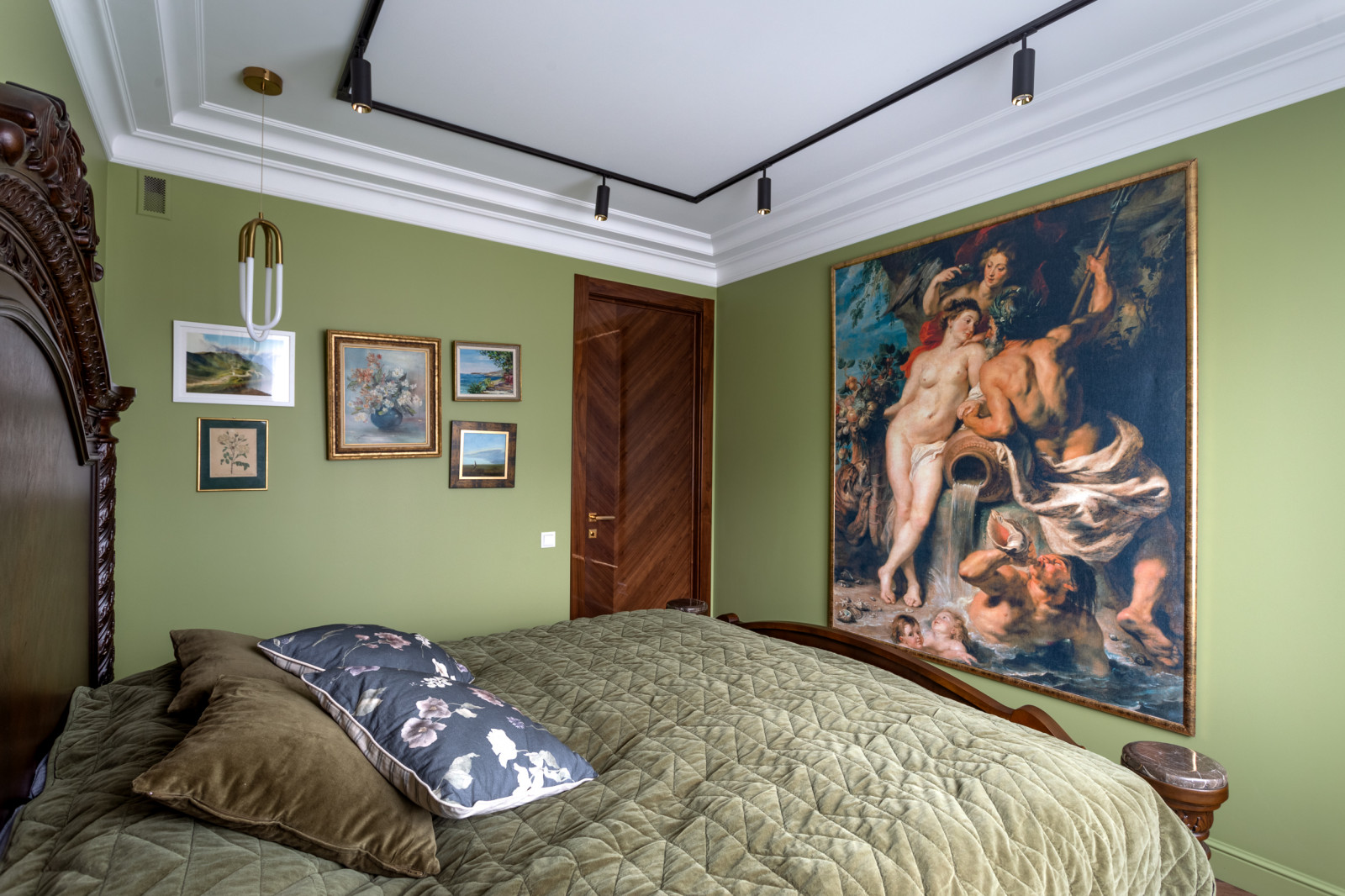 Двухуровневая современная квартира