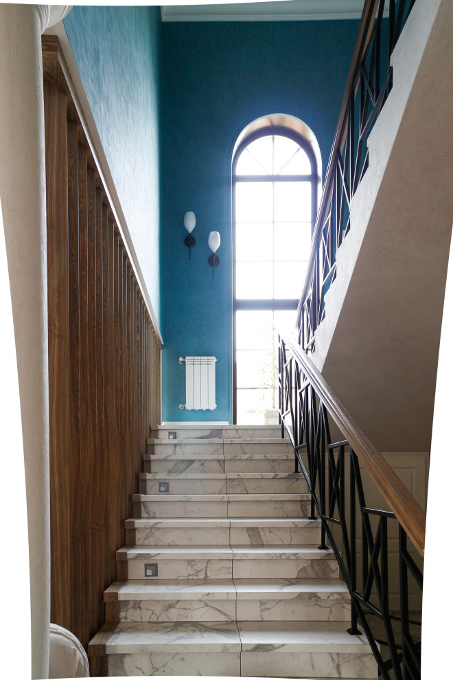 Интерьер двухэтажного дома в пригороде