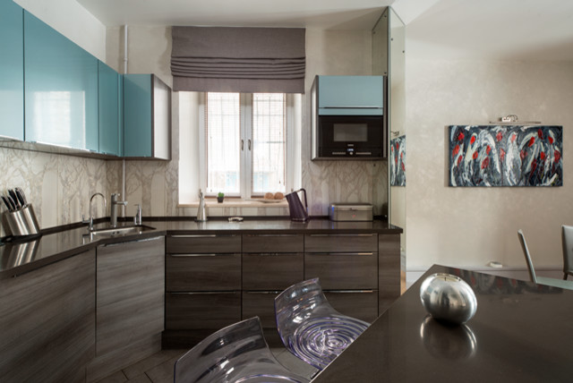 Серая зеркальная квартира