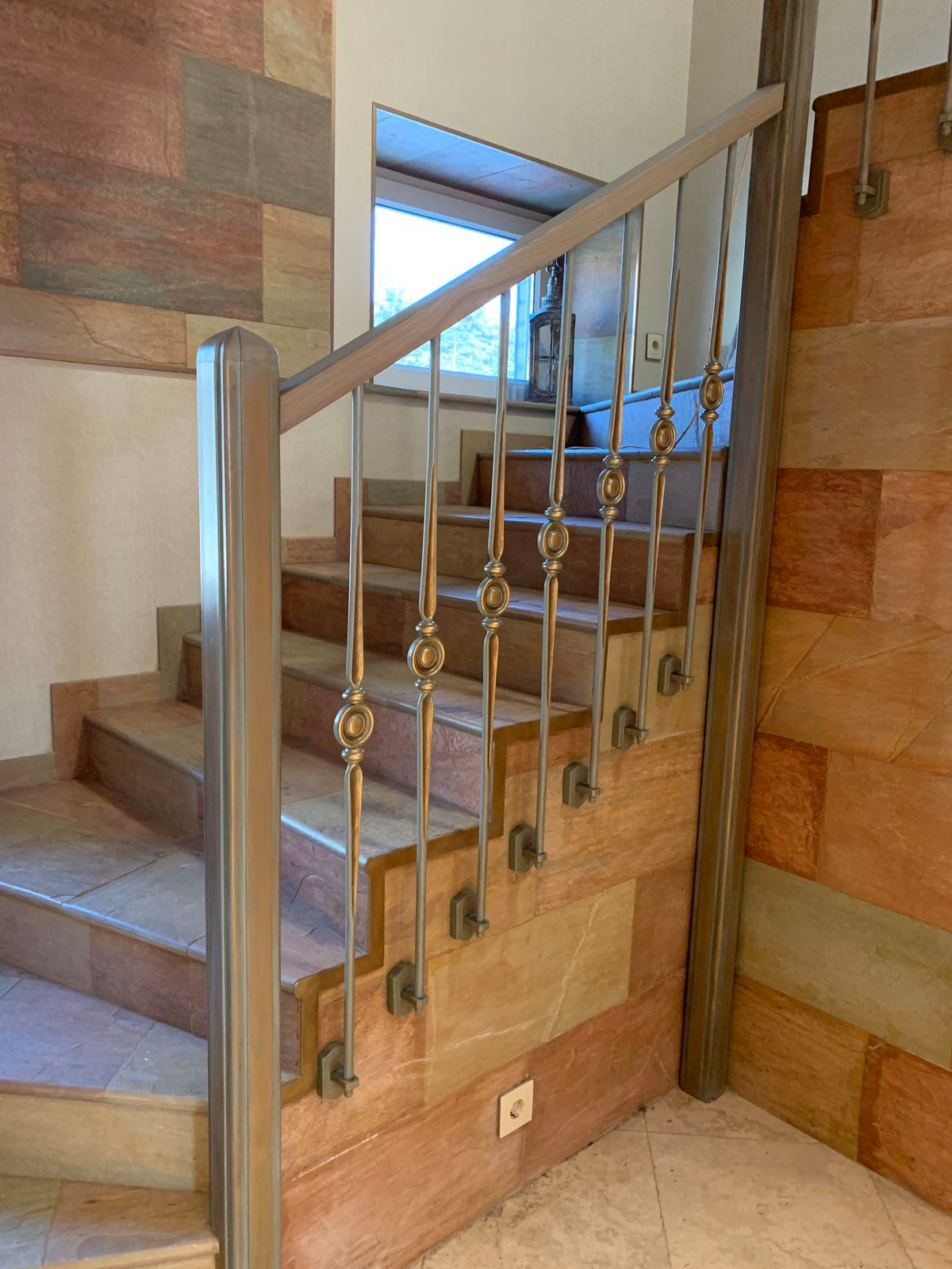 Ограждение лестничное, художественное литье