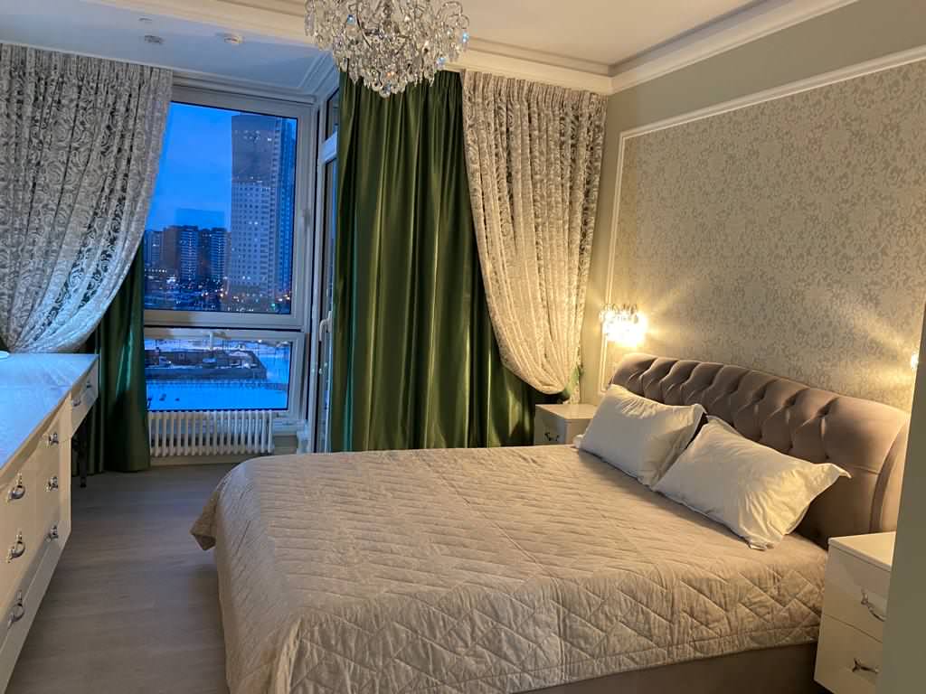 акцент на изумрудный