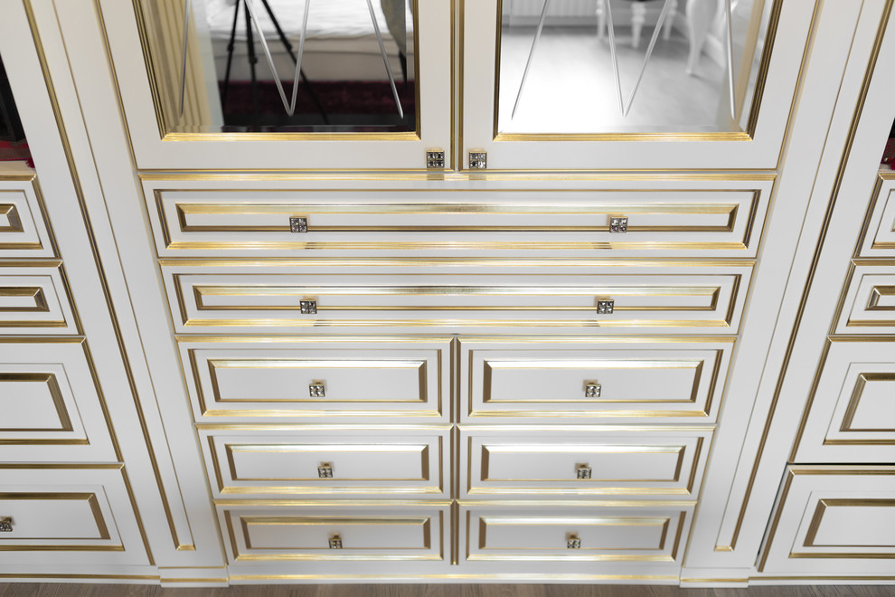 Дом с дворцовой роскошью.