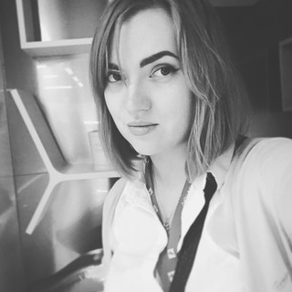 Елена Любимова