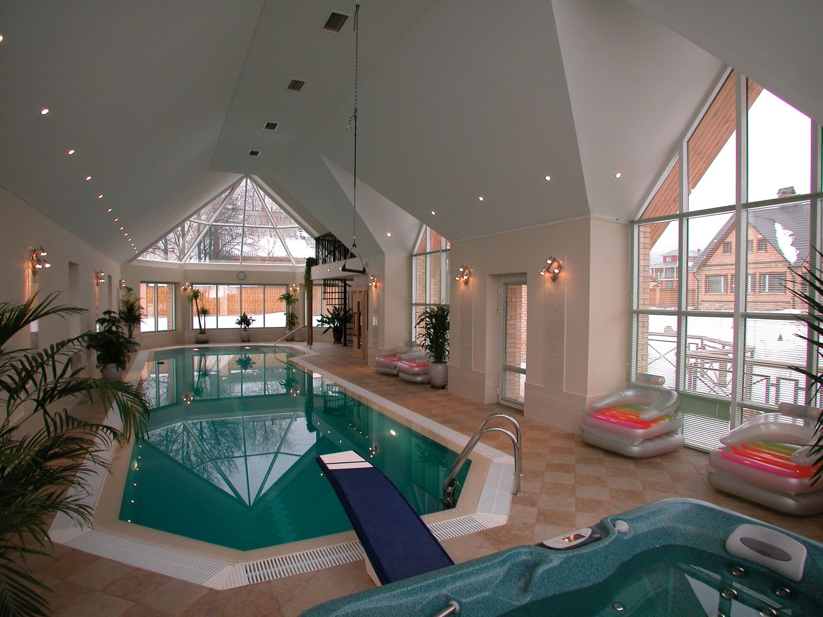 Дизайн интерьера частного бассейна