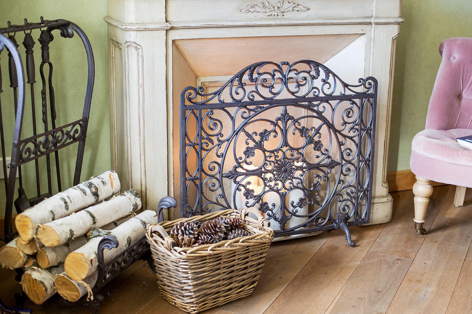 Декоративный камин, как символ домашнего очага