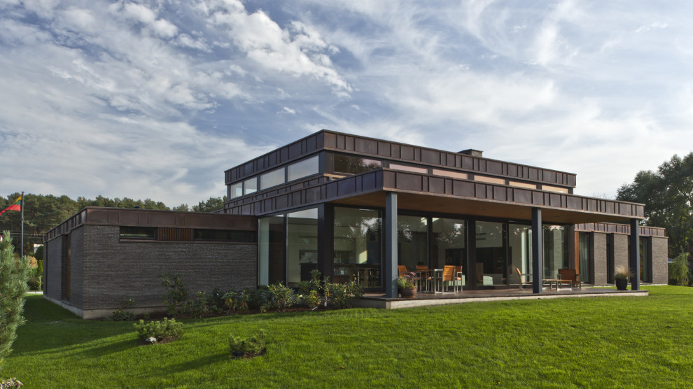 Дом с панорамным остеклением