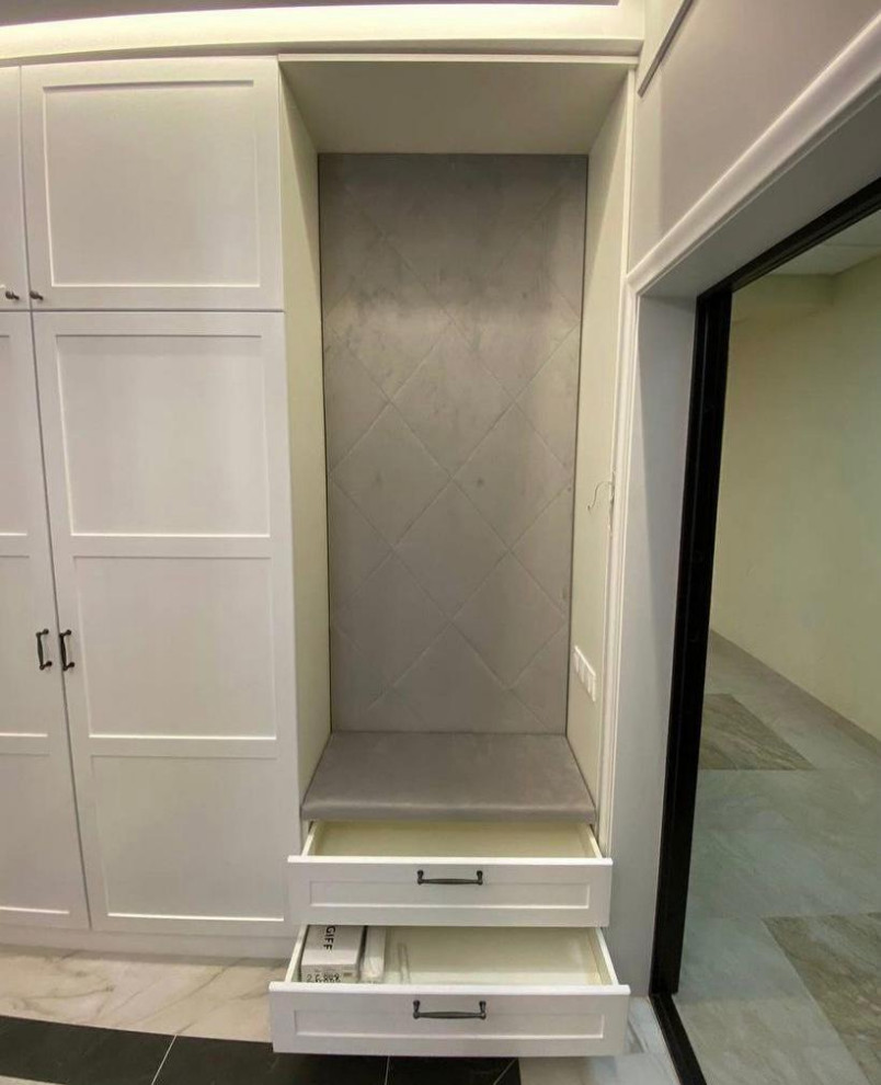 Обложка проекта: Шкаф в коридор