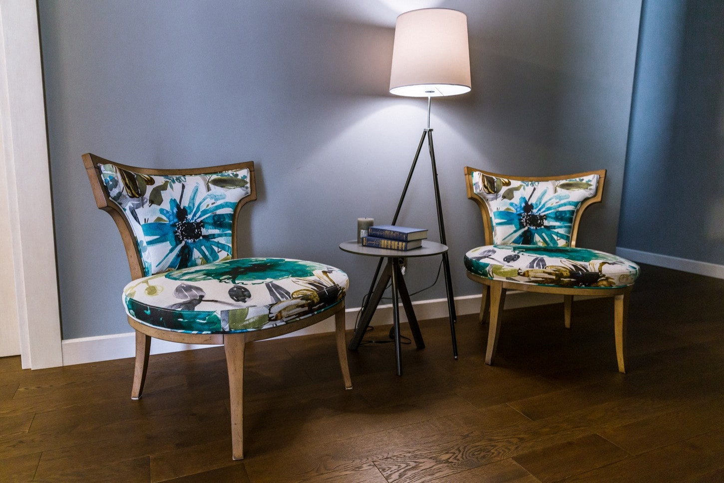 Шоколадное настроение. Интерьер двухэтажного дома в стиле фьюжн