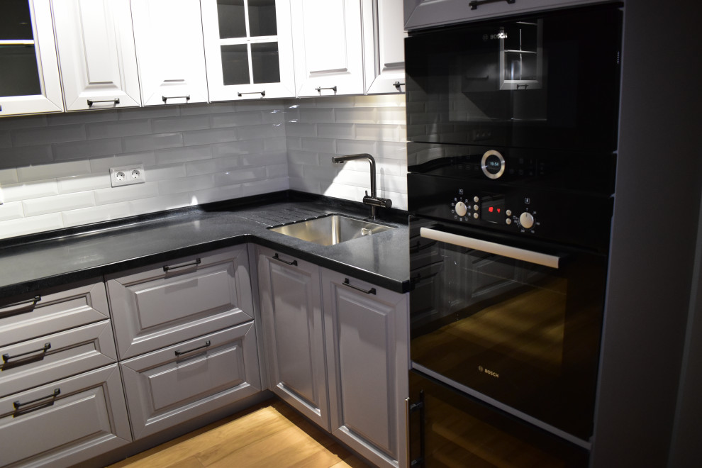 Кухня ЭКО массив бука с акриловой столешницей