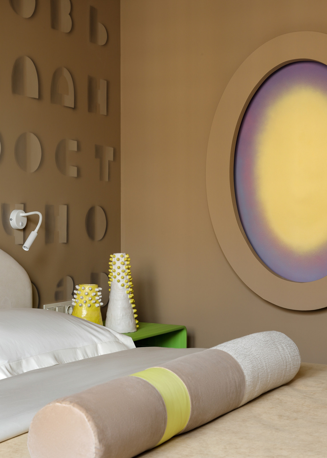 Обложка проекта: Яркая спальня для НТВ