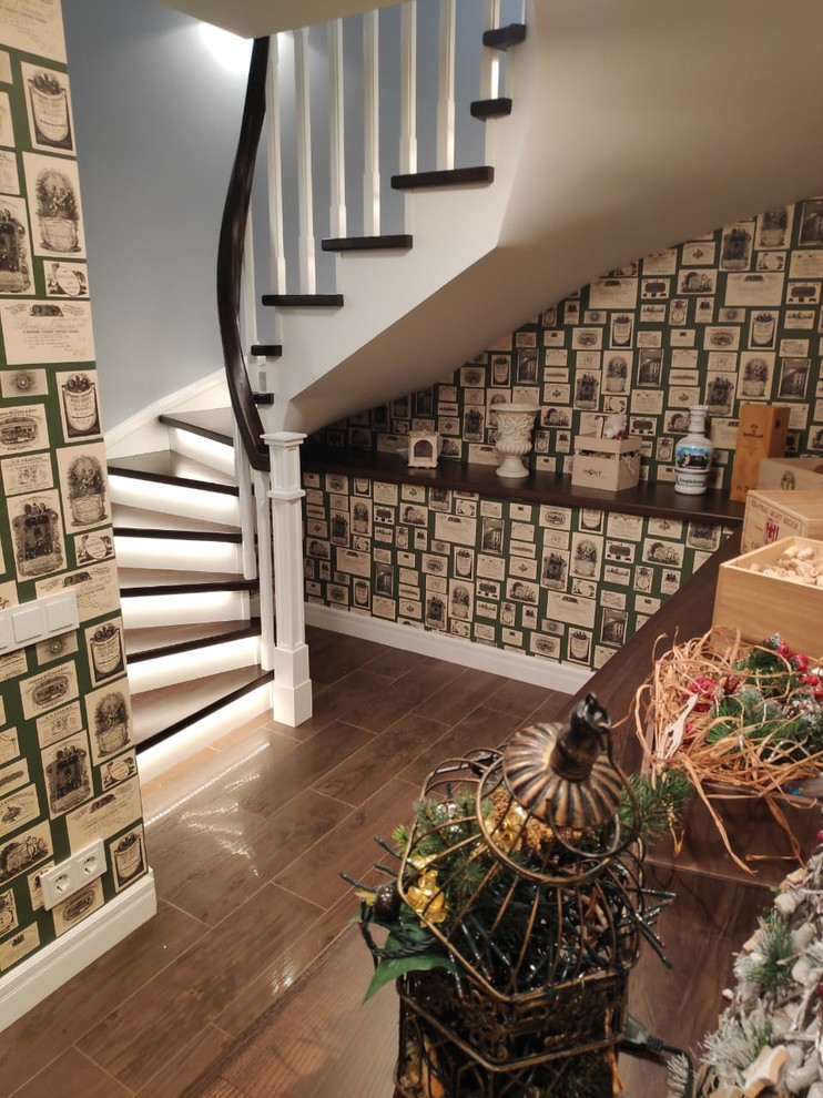 Классическая облицовка монолитной лестницы (2018)