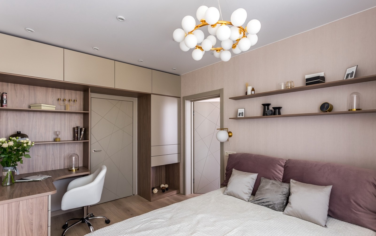 Обложка альбома: люстра