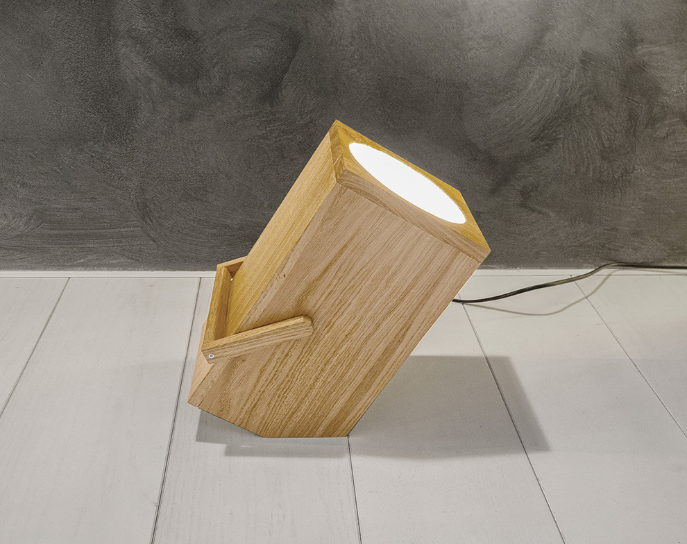 Гостиная с зеленой стеной