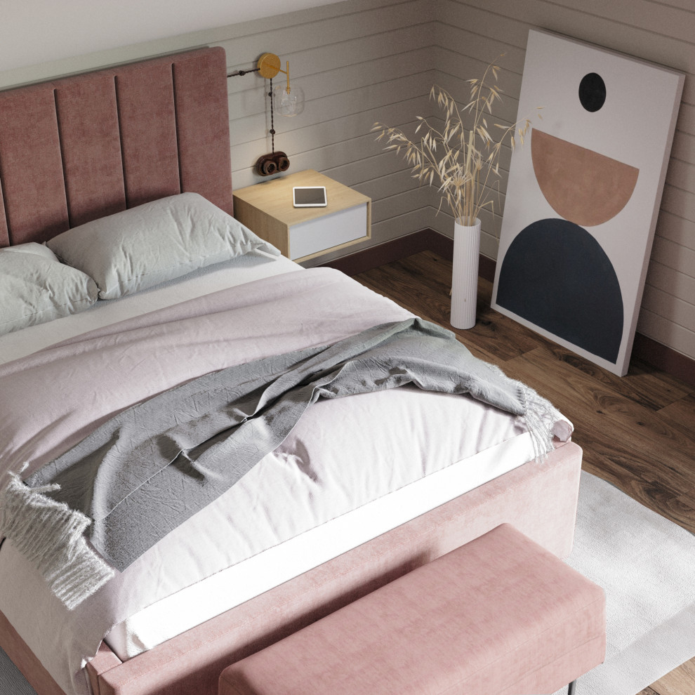 Деревянный дом на берегу Волги в Кимрах