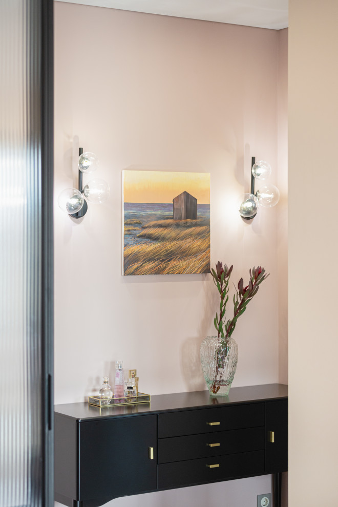 Фотография из гостиной в прихожую