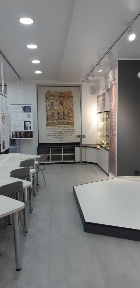 Интерьер музея археологии