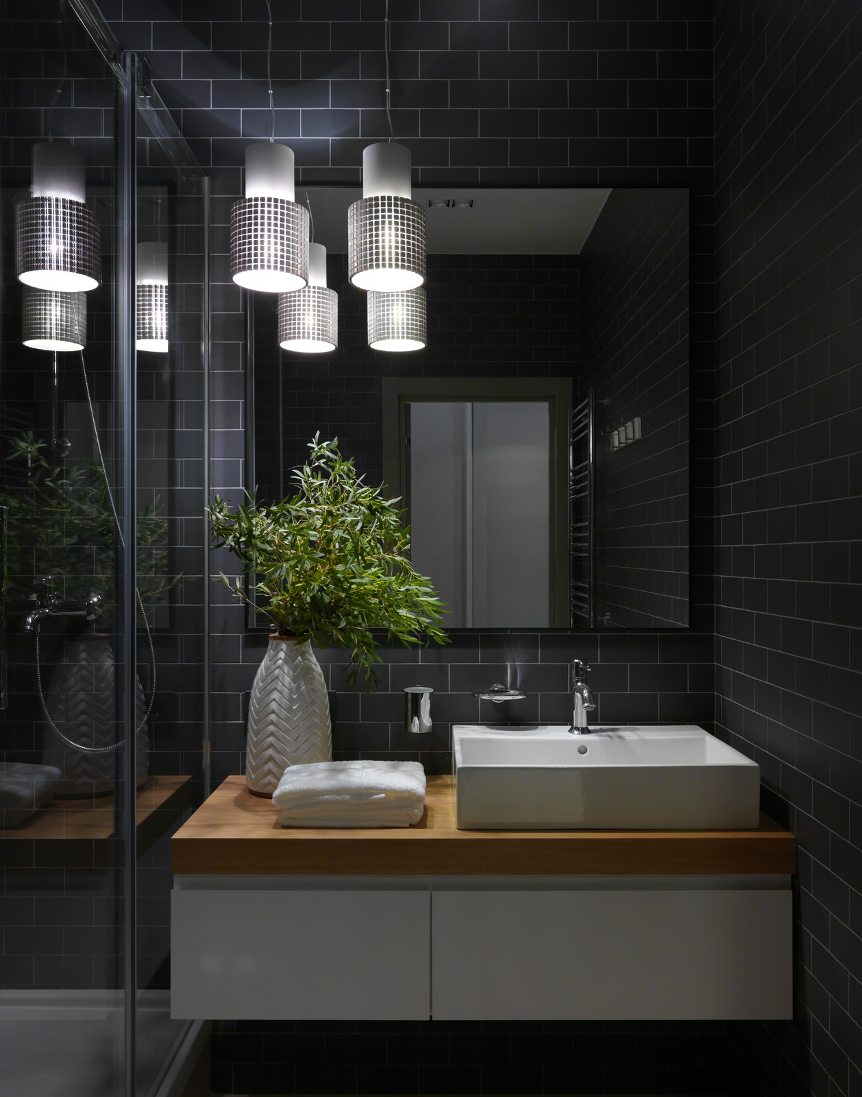 Студия для молодой девушки