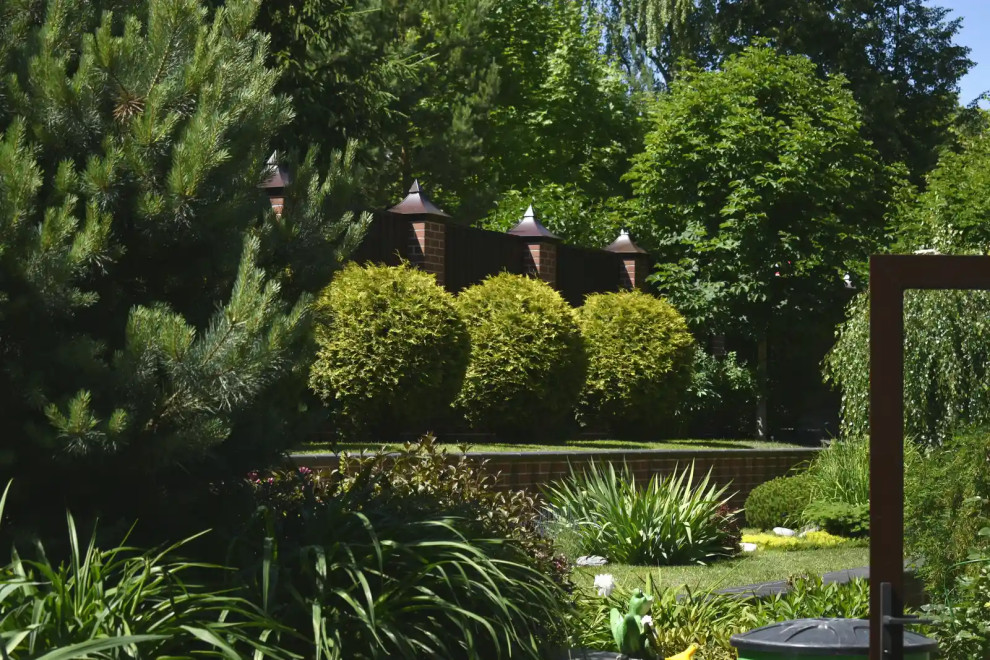 Обложка проекта: «САД ТРЕХ ПОКОЛЕНИЙ»