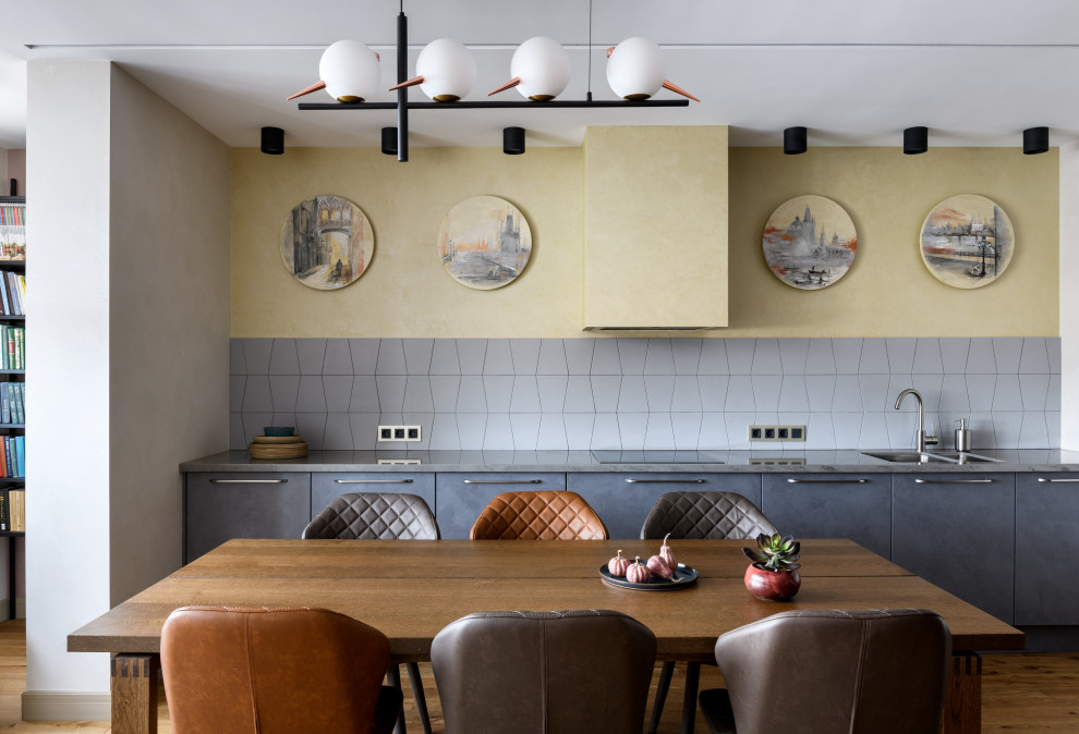 Квартира 100м2, общая кухня столовая и 2-е детские