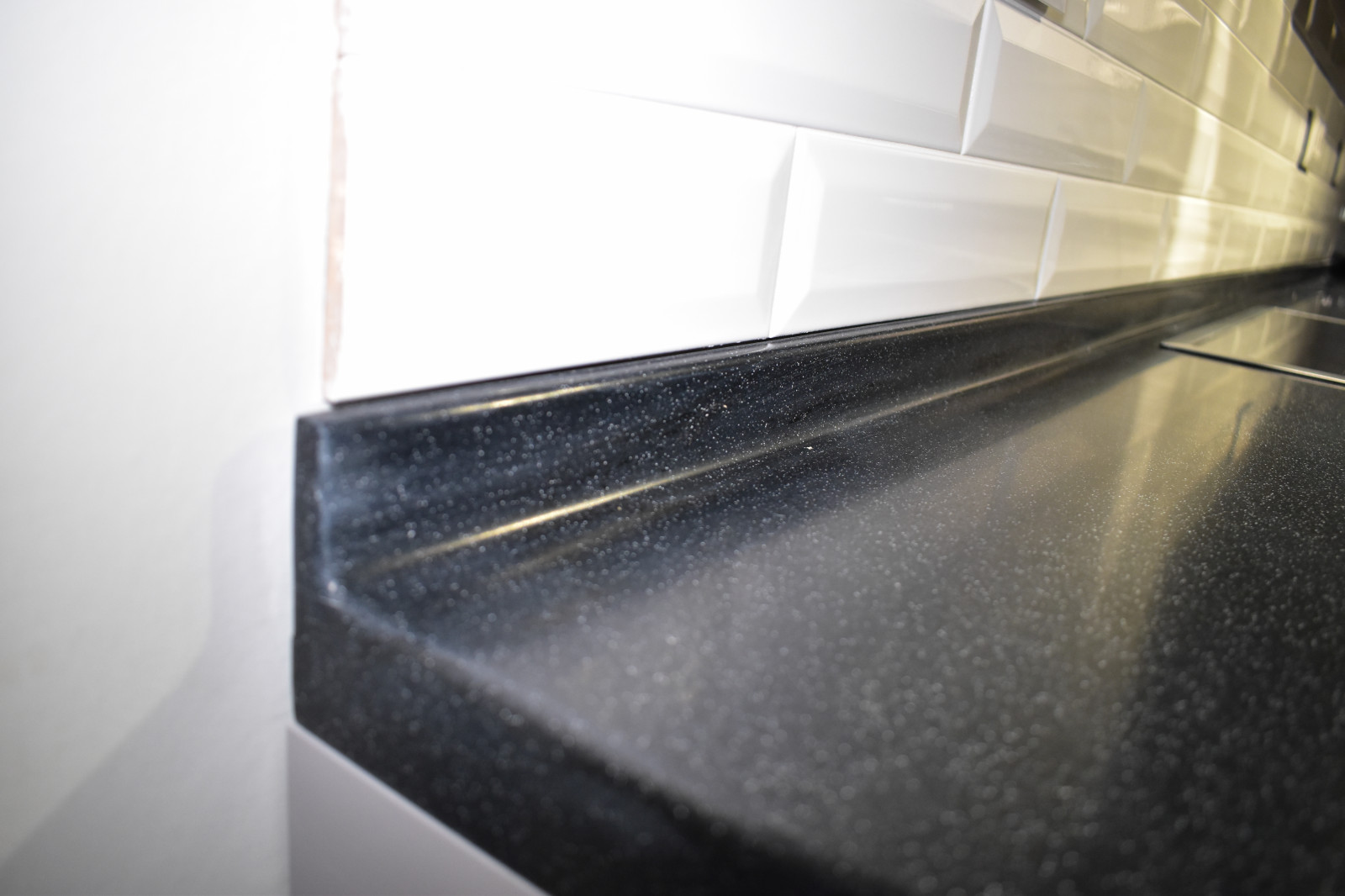 Кухня ЭКО массив бука с акриловой столешницей