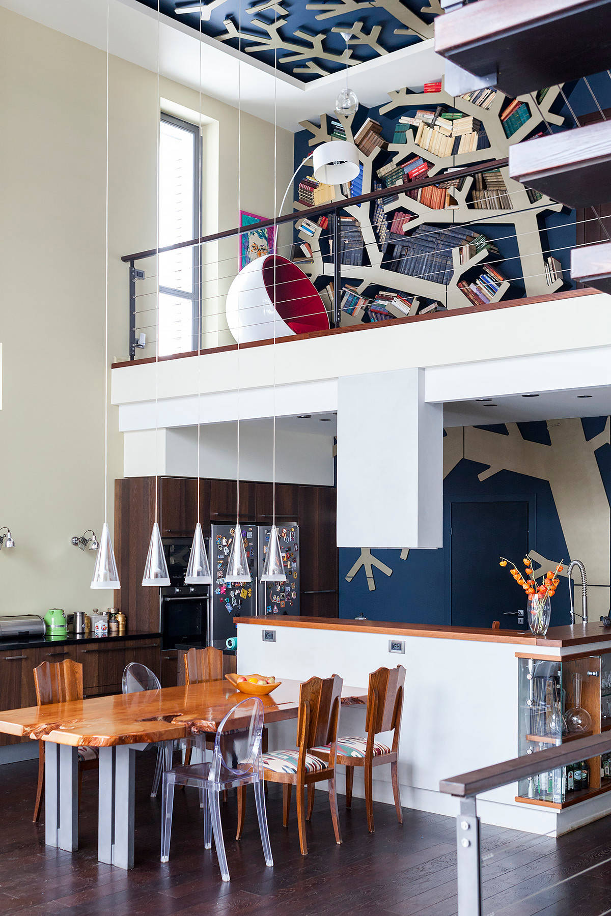 В гостях: Дерево в облаках — посреди загородного дома