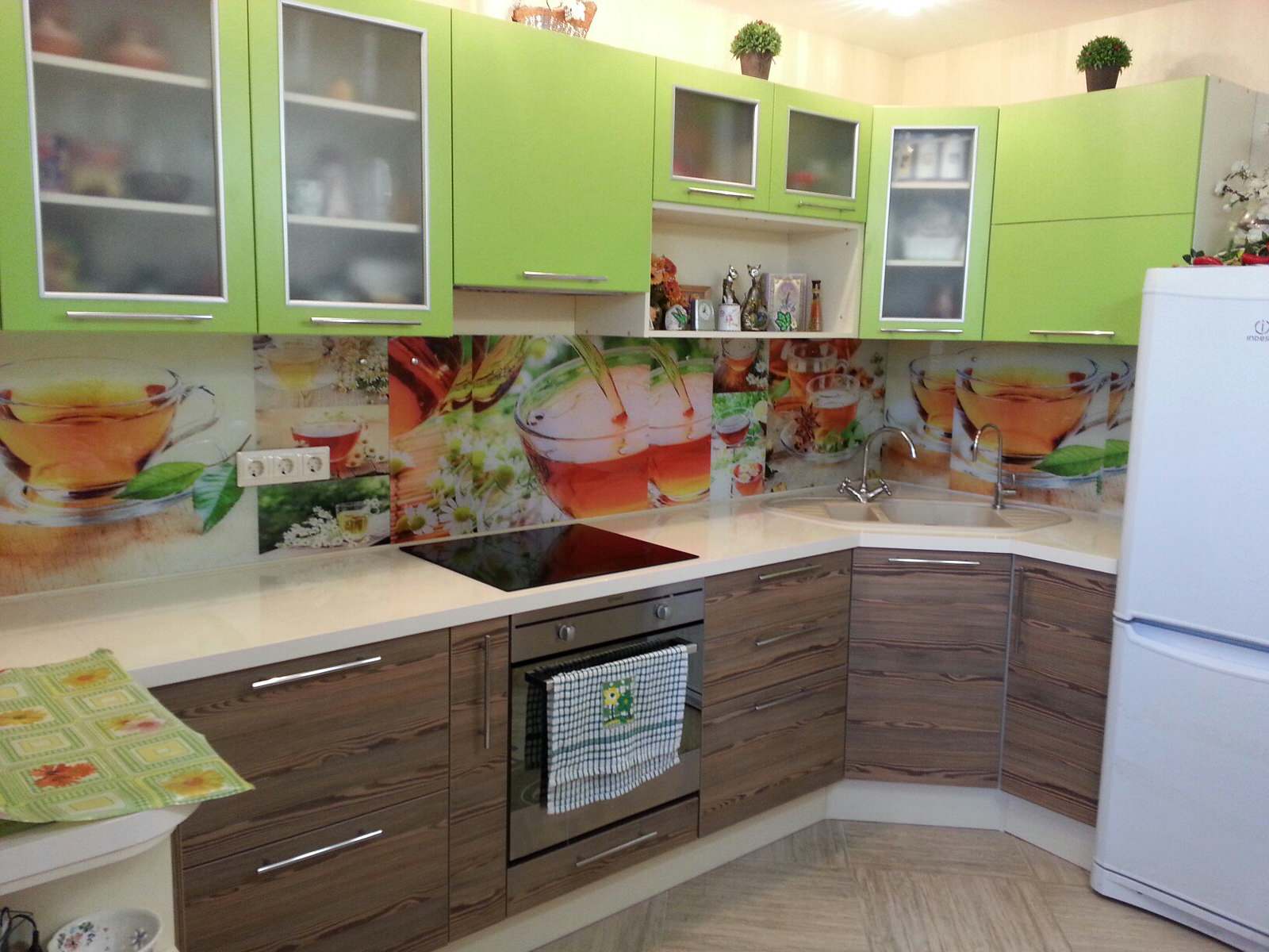 Кухонный фартук из закаленного стекла с фотопечатью "Чайный сервиз"