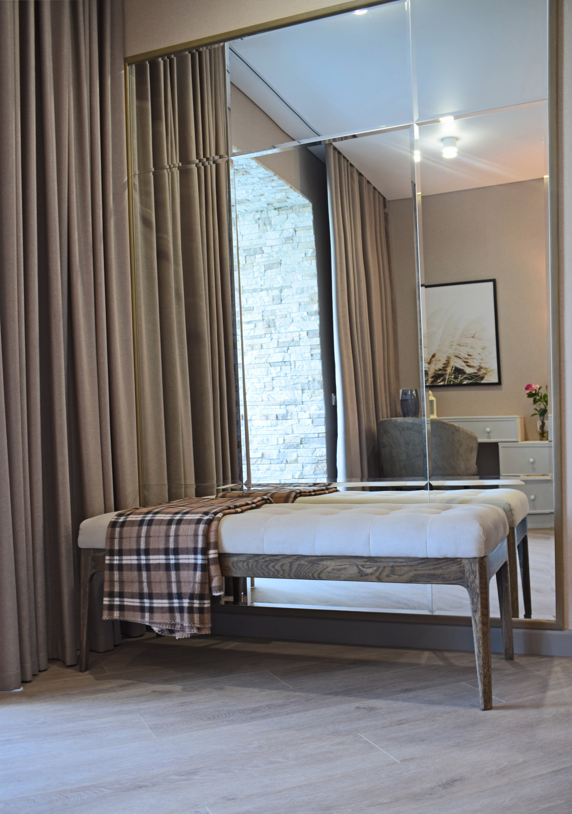 Элегантный бежевый