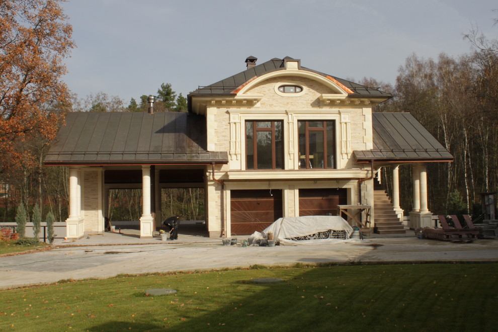 Дом на склоне