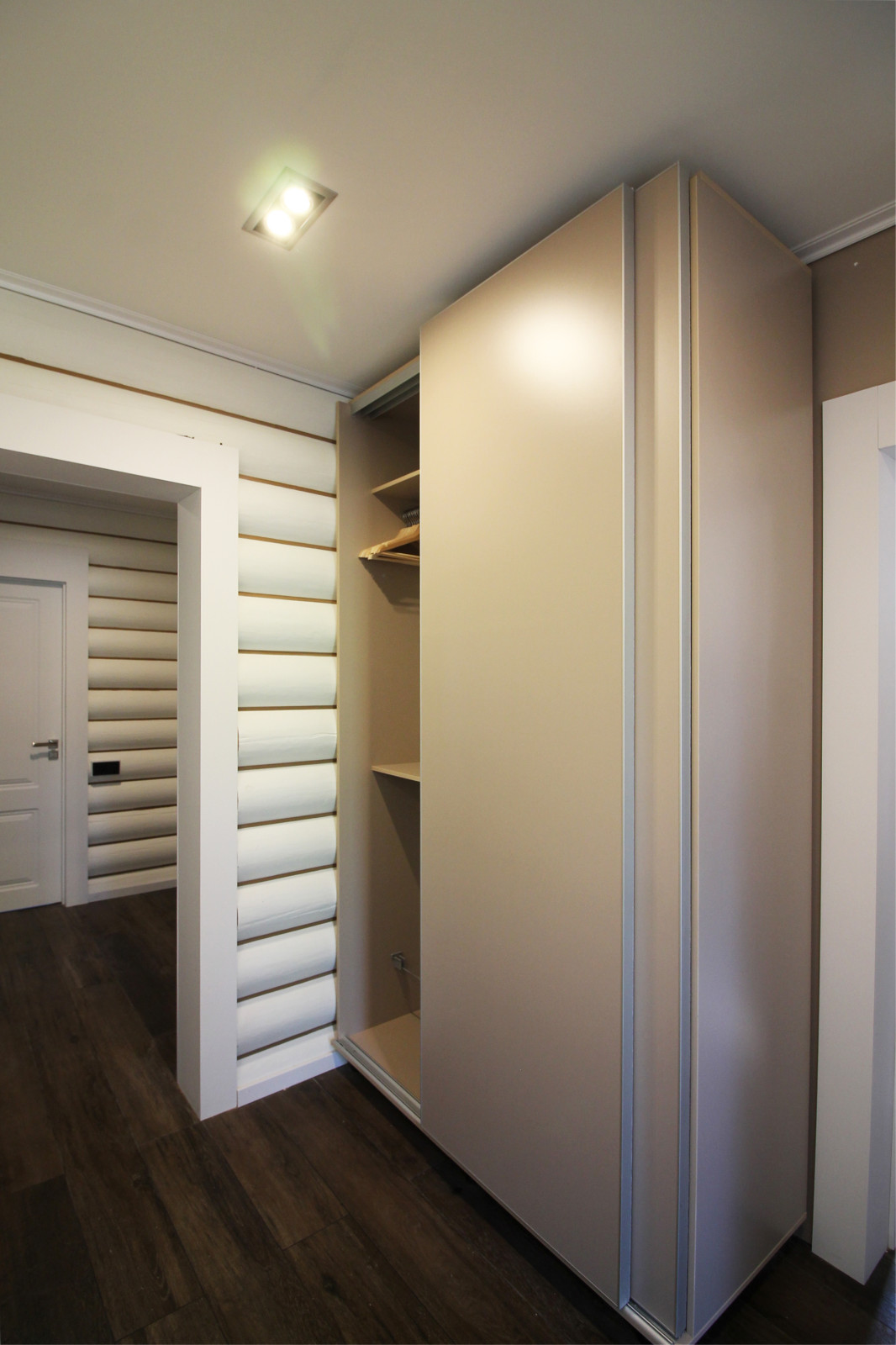 Срубовой коттедж 38 в п.Рощино, Ленинградская обл. Царство-Королевство