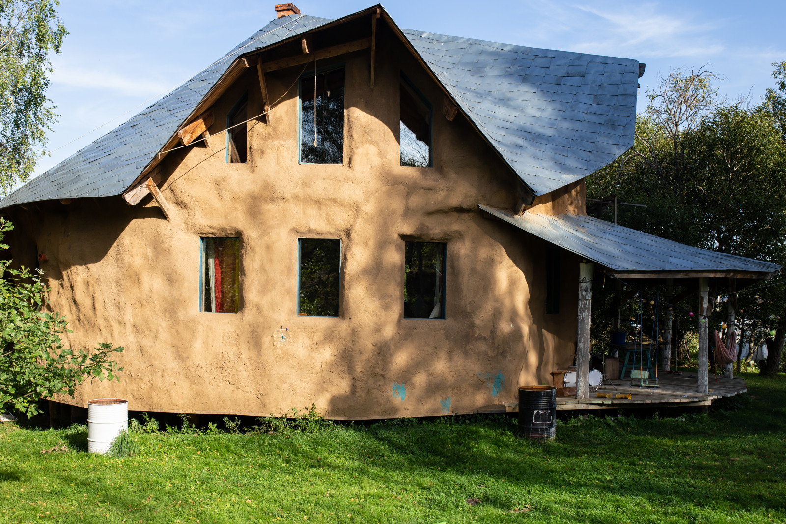 В гостях: Соломенный дом, вдохновленный Зеленой школой на Бали