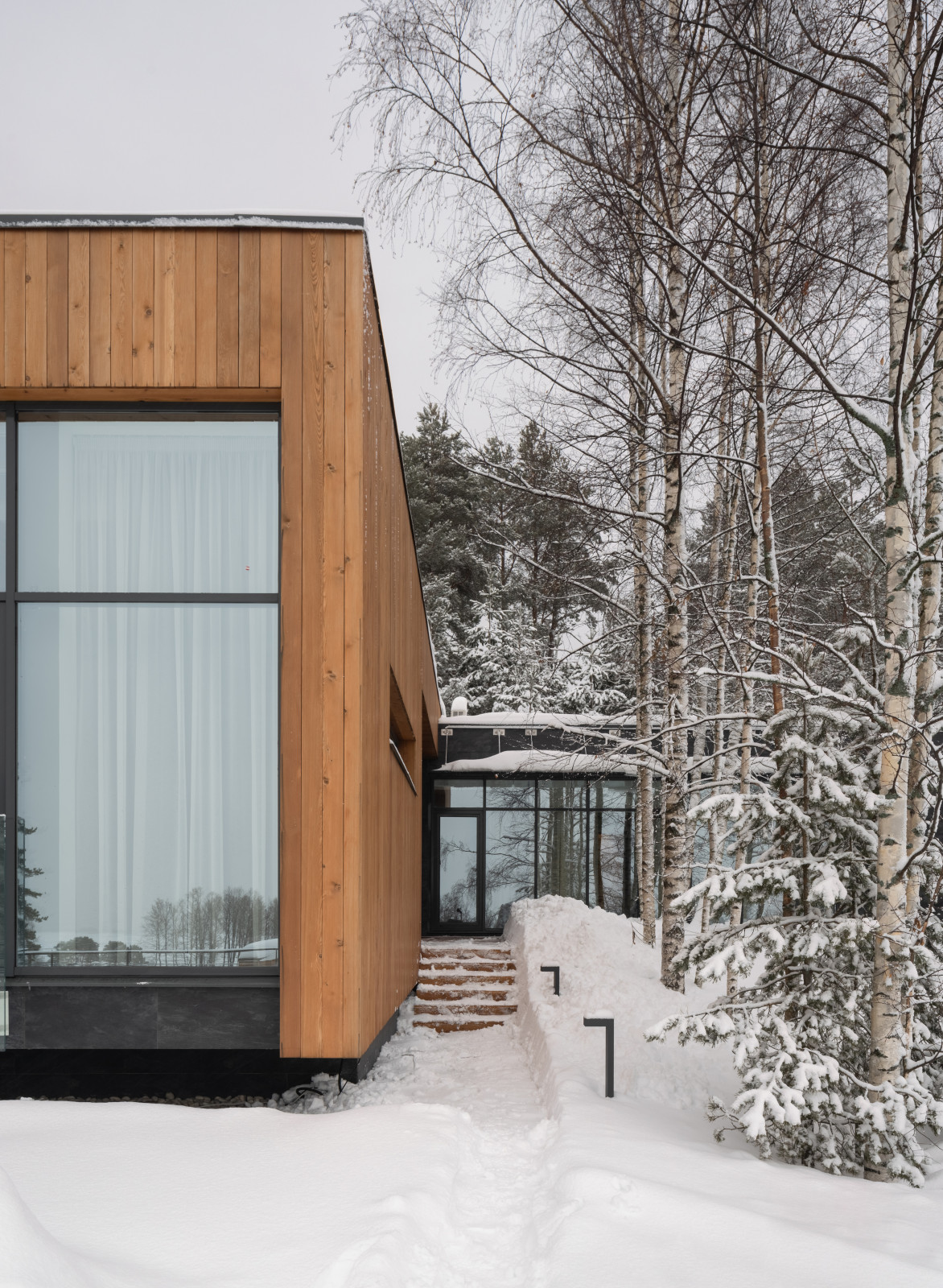 Дом на склоне