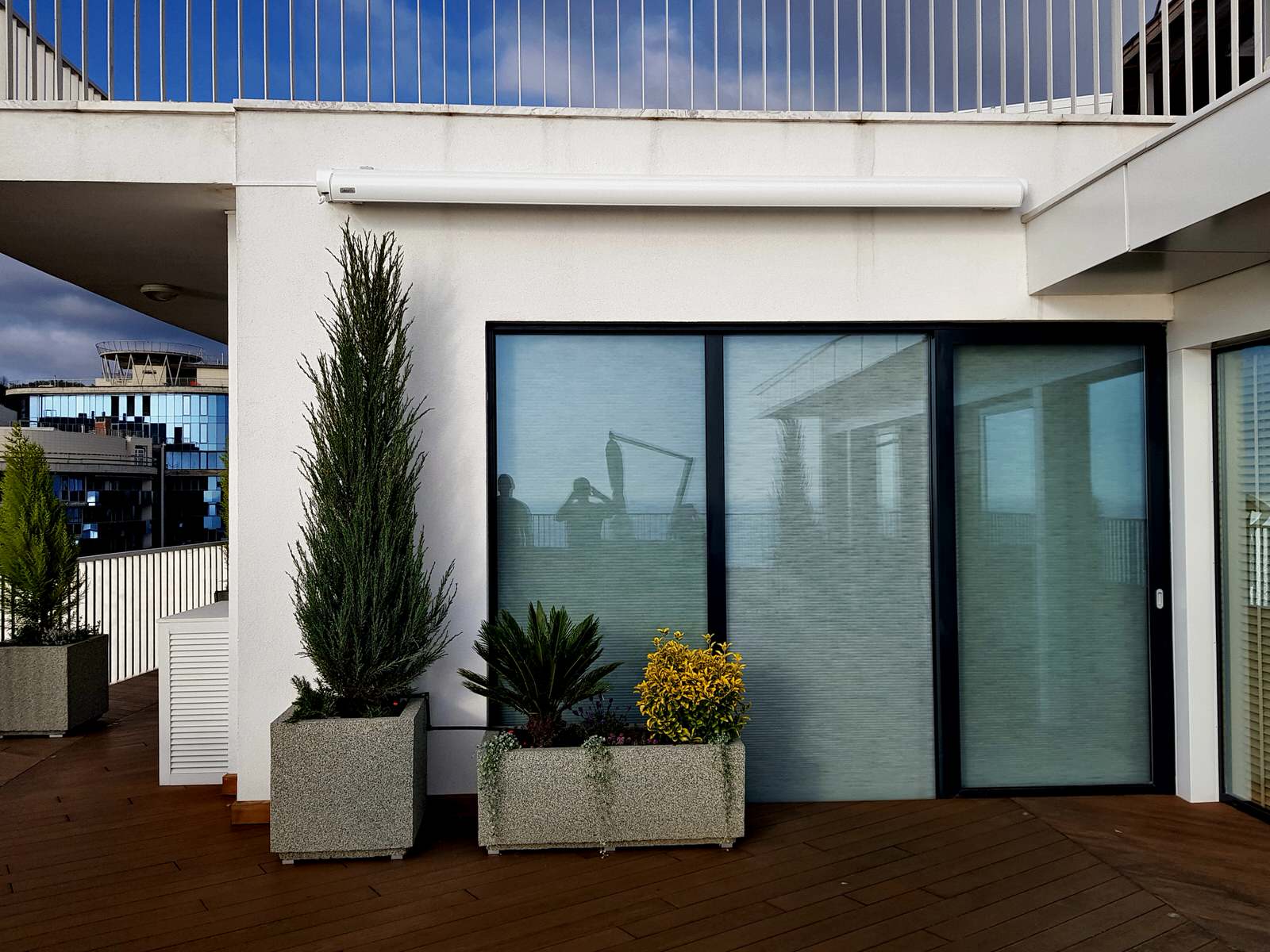 Обложка проекта: Маркизы на крыше