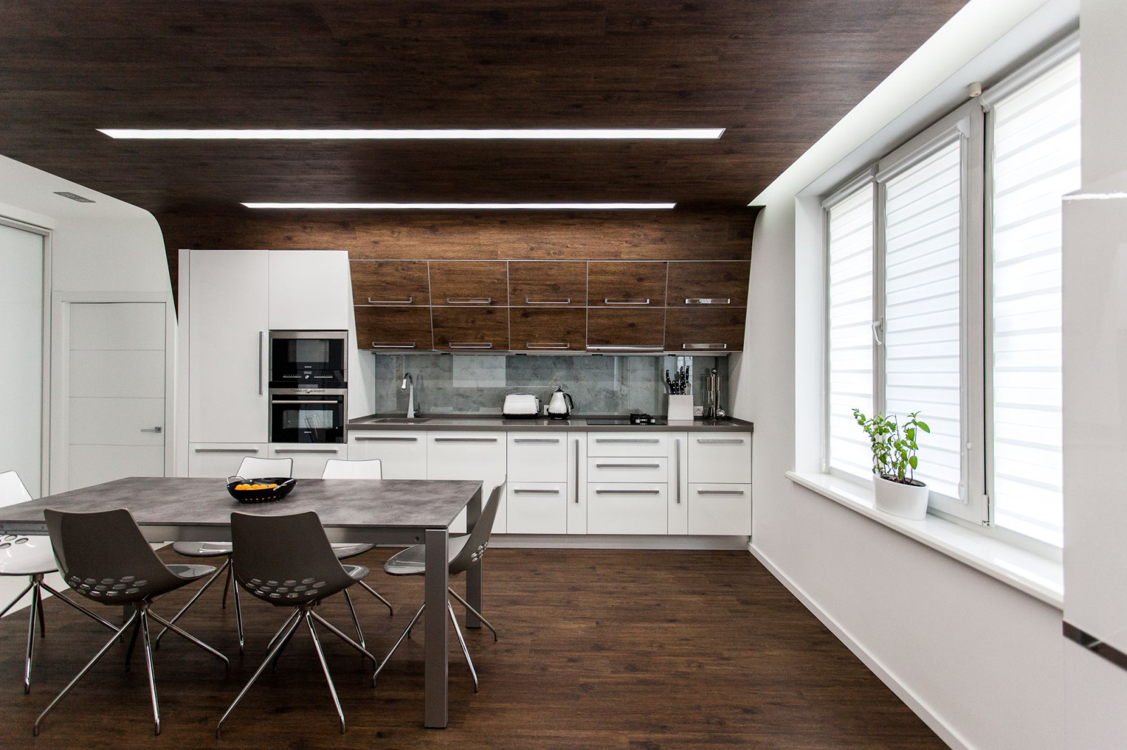 Акцент на белом