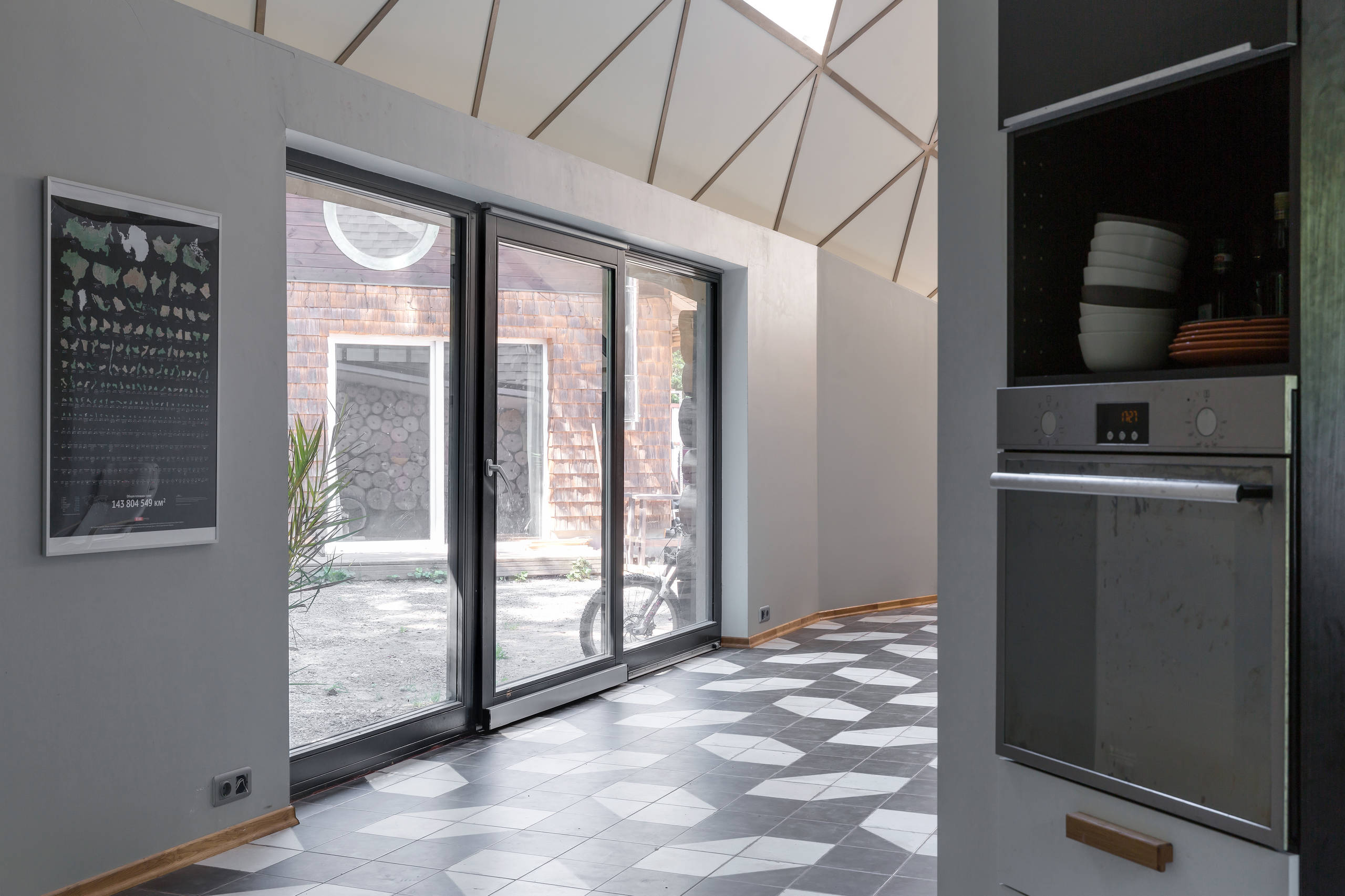 В гостях: 1/4 сферы — и это дом в Москве