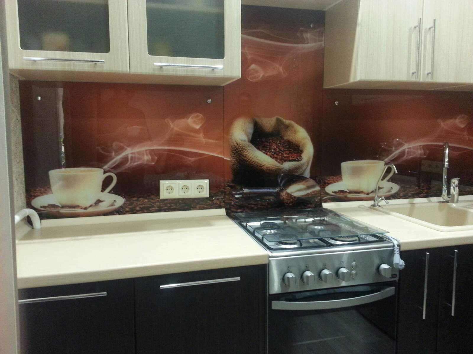 Обложка проекта: Кухонный фартуки из закаленного стекла с фотопечатью