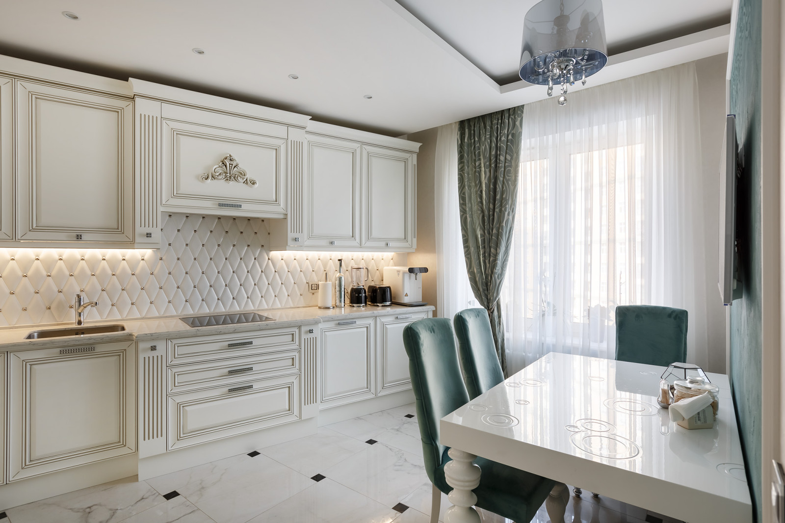 Реализованный проект 3хкомнатной квартиры в классическом стиле с элементами Ар Д