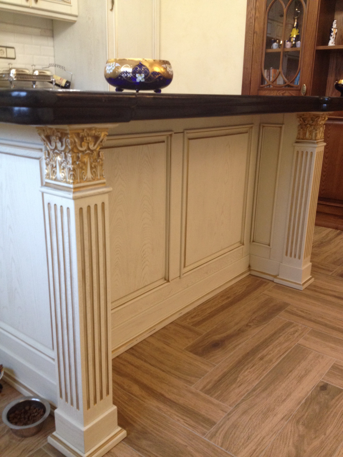 Обложка проекта: Кухня и кухонный остров