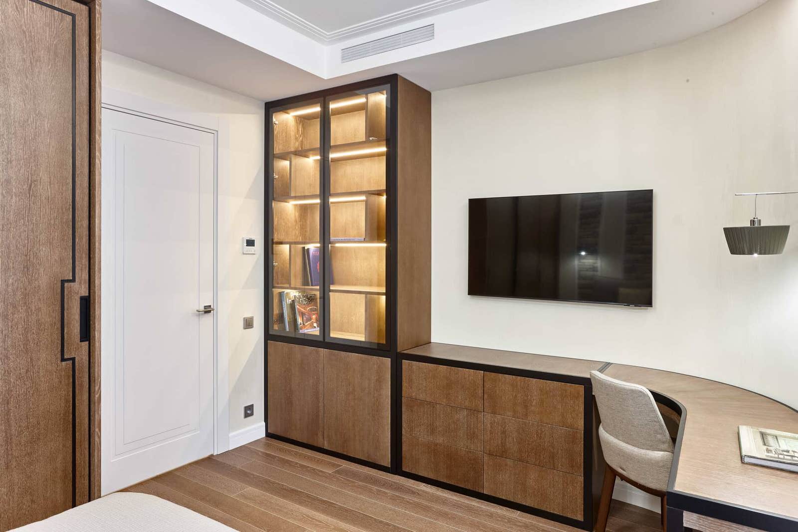 Дизайн и ремонт квартиры в ЖК «Мосфильмовский» — Бабушка и внучка