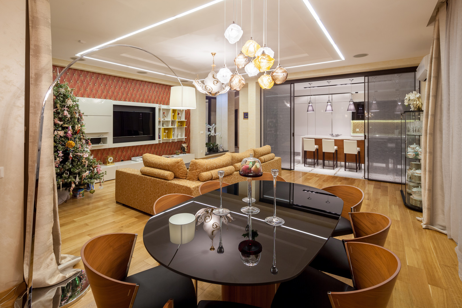 Шестикомнатная квартира в Нижнем Новгороде, 270 кв.м.