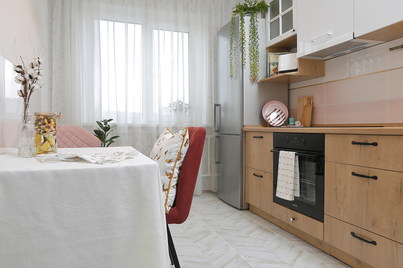 Весна в спальне и лето на кухне