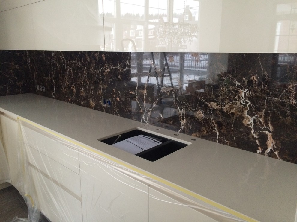 КП Бристоль, изделия из камня