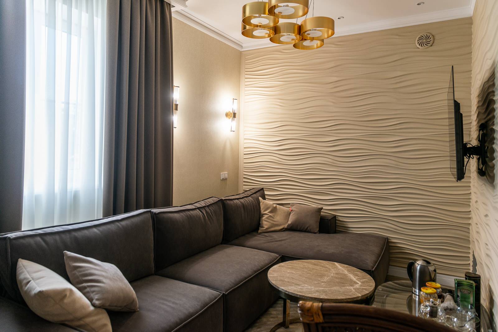 Дом с бассейном